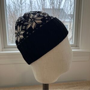 Portolano Black and White Fair Isle Snowflake Knit Beanie Cap Hat Natural Fibers